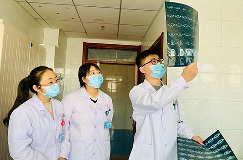 脚踏实地 精准帮扶