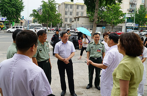 区领导到昌平区医院视察指导征兵体检工作