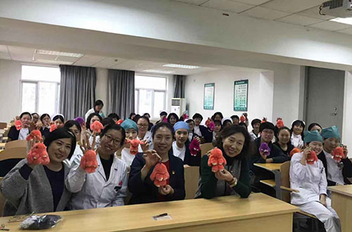 昌平区医院组织“萌萌兔”手工制作活动